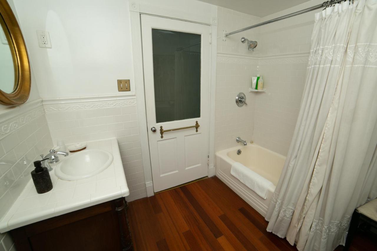 Faunbrook Bed & Breakfast (Adults Only) West Chester Oda fotoğraf